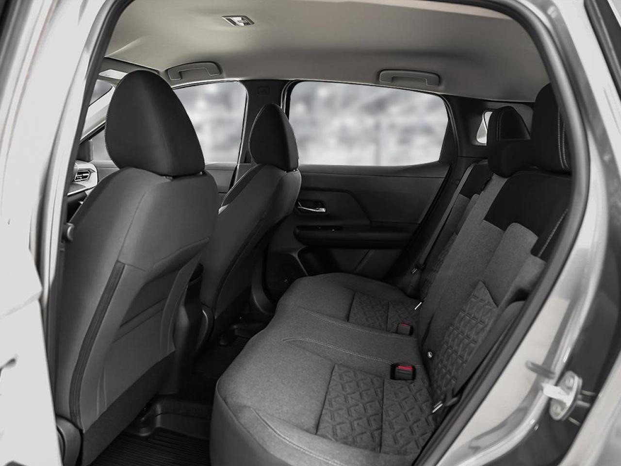 2025 Nissan Kicks SV Photo