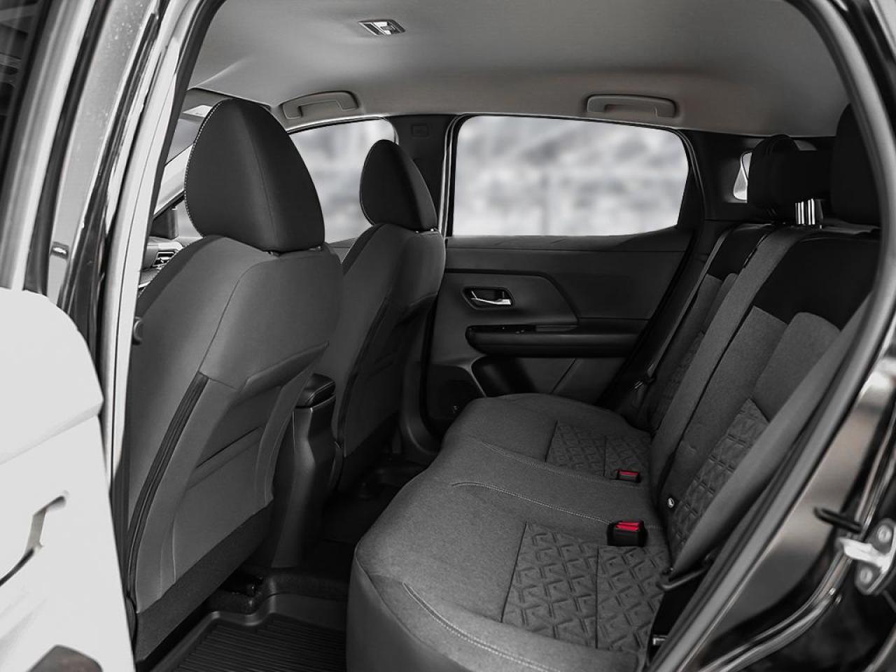 2025 Nissan Kicks SV Photo