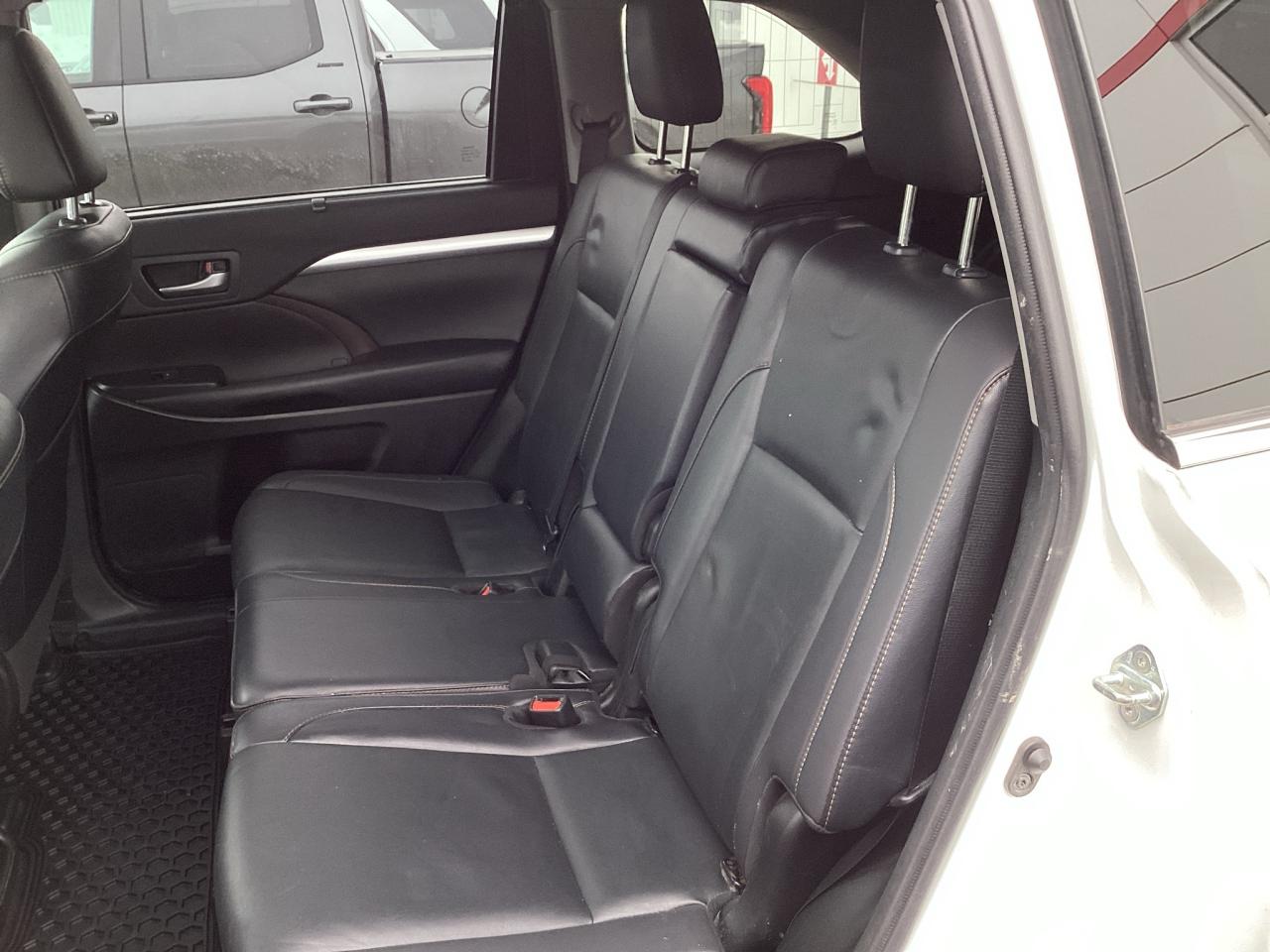 2019 Toyota Highlander AWD XLE Photo4