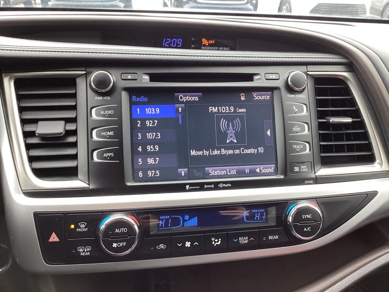 2019 Toyota Highlander AWD XLE Photo