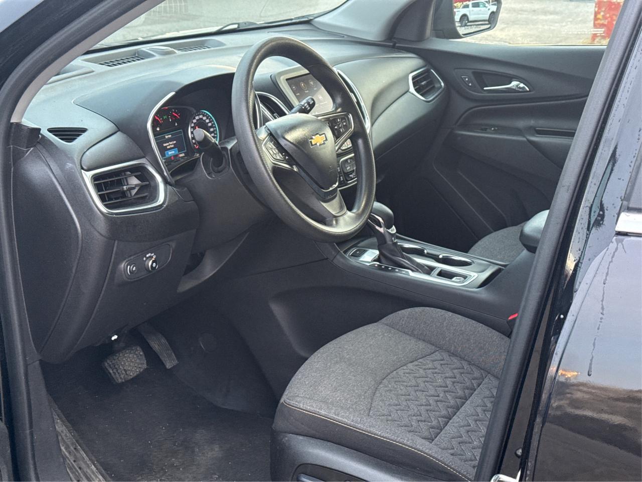 2023 Chevrolet Equinox AWD POWER & HEATED SEATS WE FINANCE ALL CREDIT! Photo