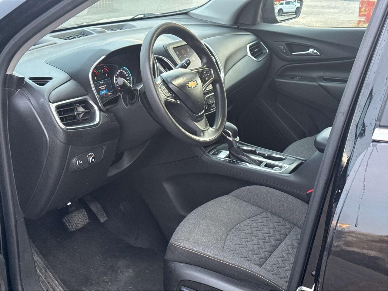 2023 Chevrolet Equinox AWD POWER & HEATED SEATS WE FINANCE ALL CREDIT! Photo