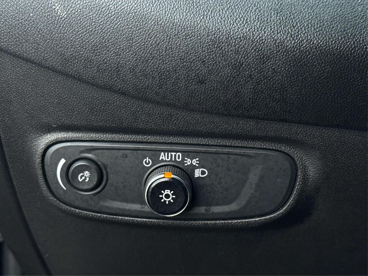 2023 Chevrolet Equinox AWD POWER & HEATED SEATS WE FINANCE ALL CREDIT! Photo
