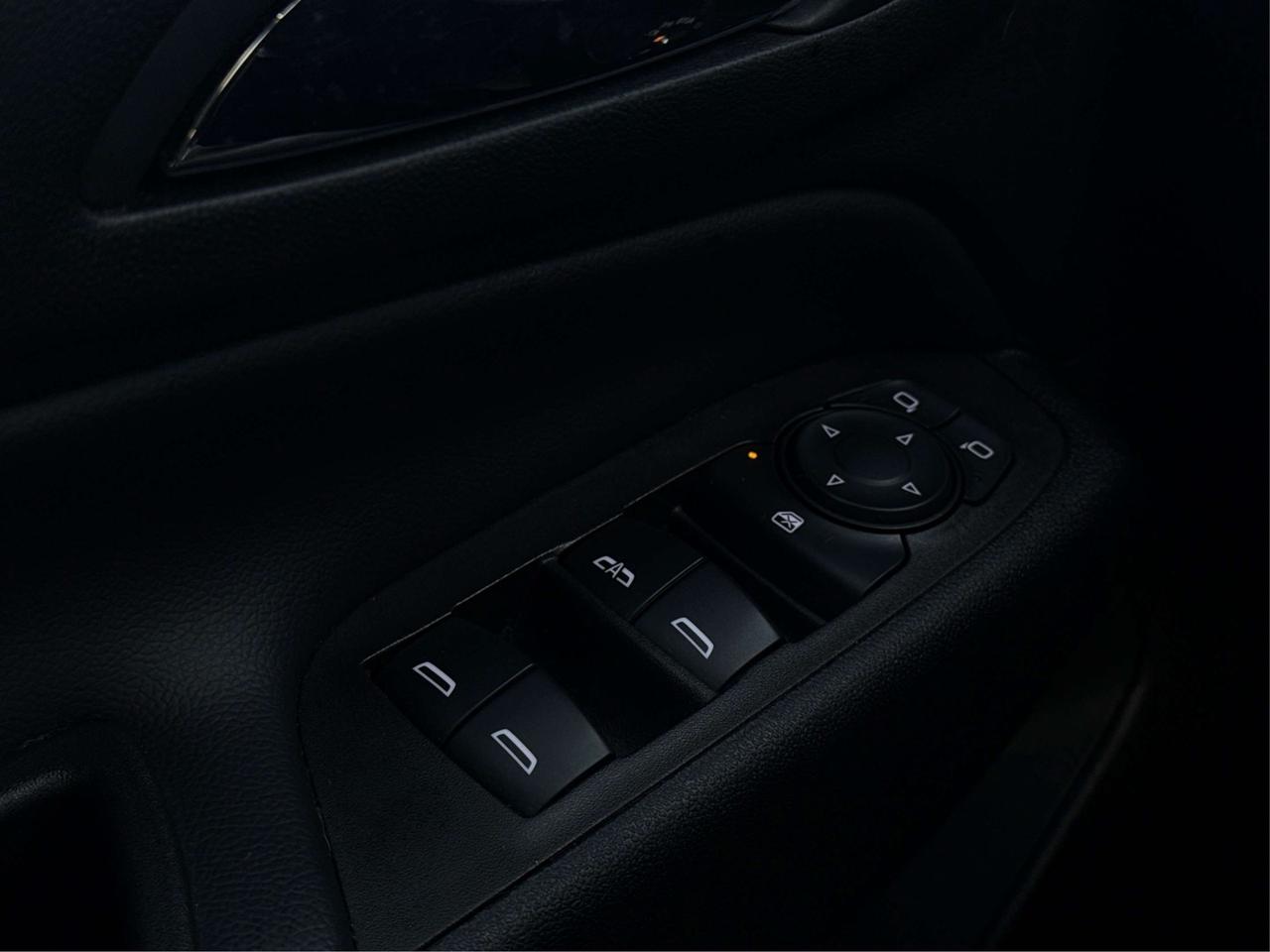 2023 Chevrolet Equinox AWD POWER & HEATED SEATS WE FINANCE ALL CREDIT! Photo