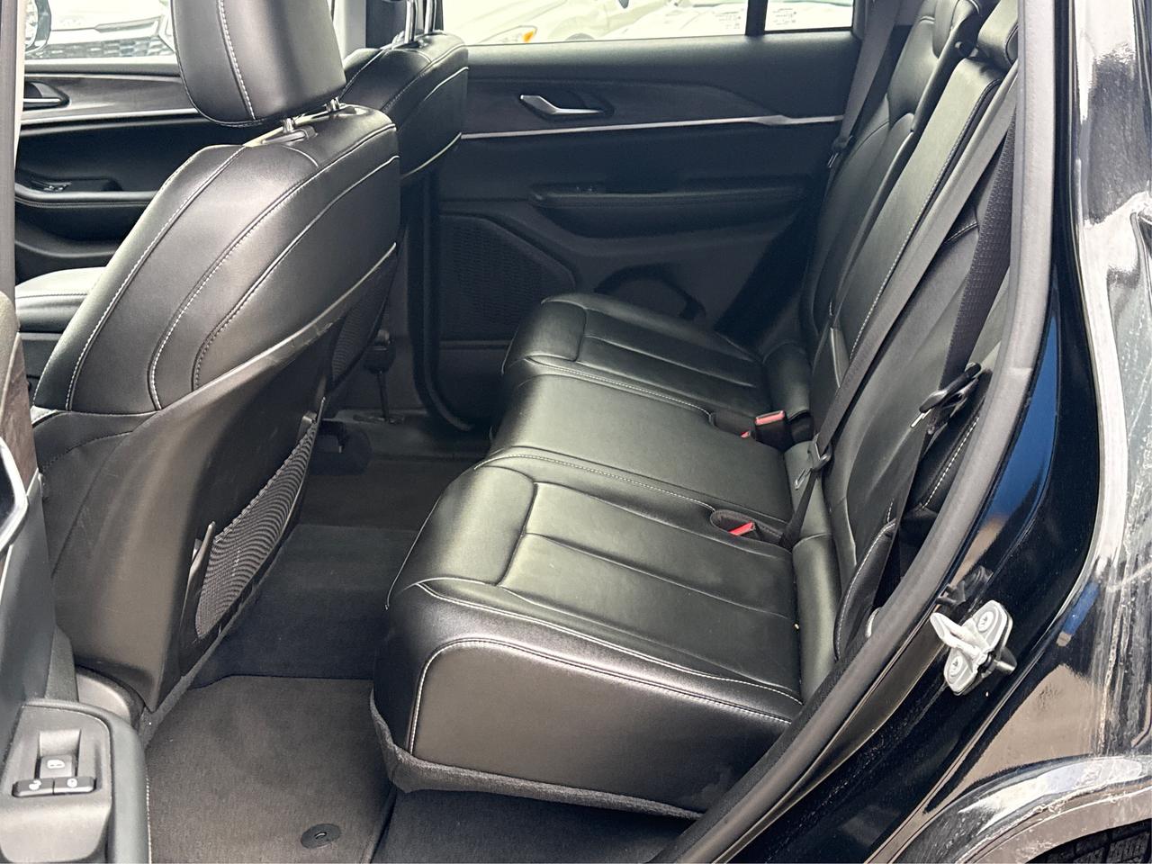 2023 Jeep Grand Cherokee NAV LEATHER HEATED SEATS! WE FINANCE ALL CREDIT! Photo