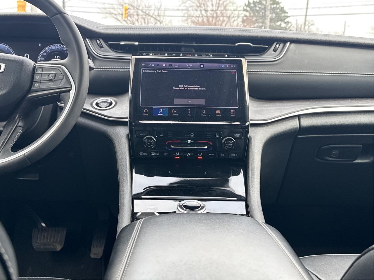 2023 Jeep Grand Cherokee NAV LEATHER HEATED SEATS! WE FINANCE ALL CREDIT! Photo