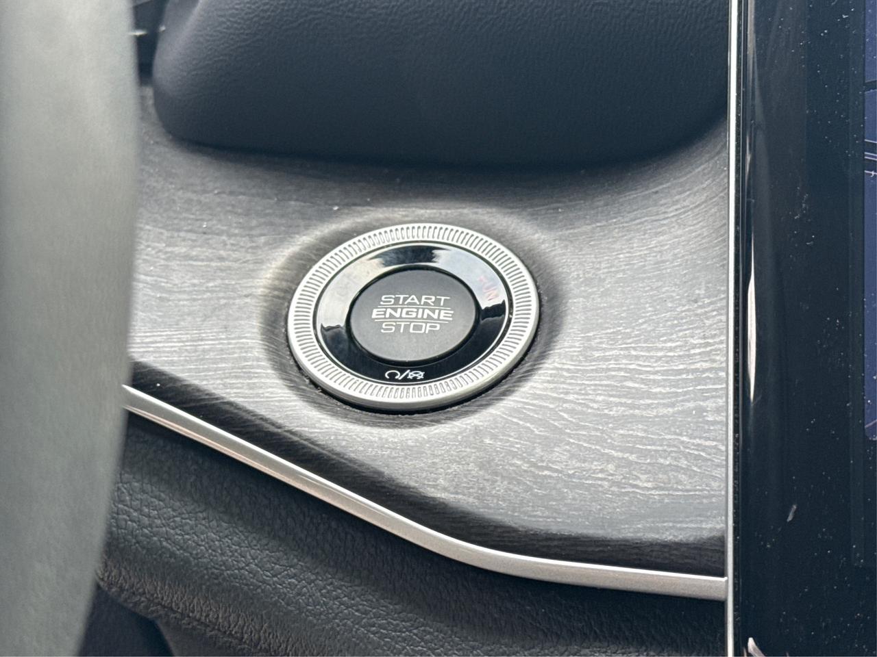 2023 Jeep Grand Cherokee NAV LEATHER HEATED SEATS! WE FINANCE ALL CREDIT! Photo