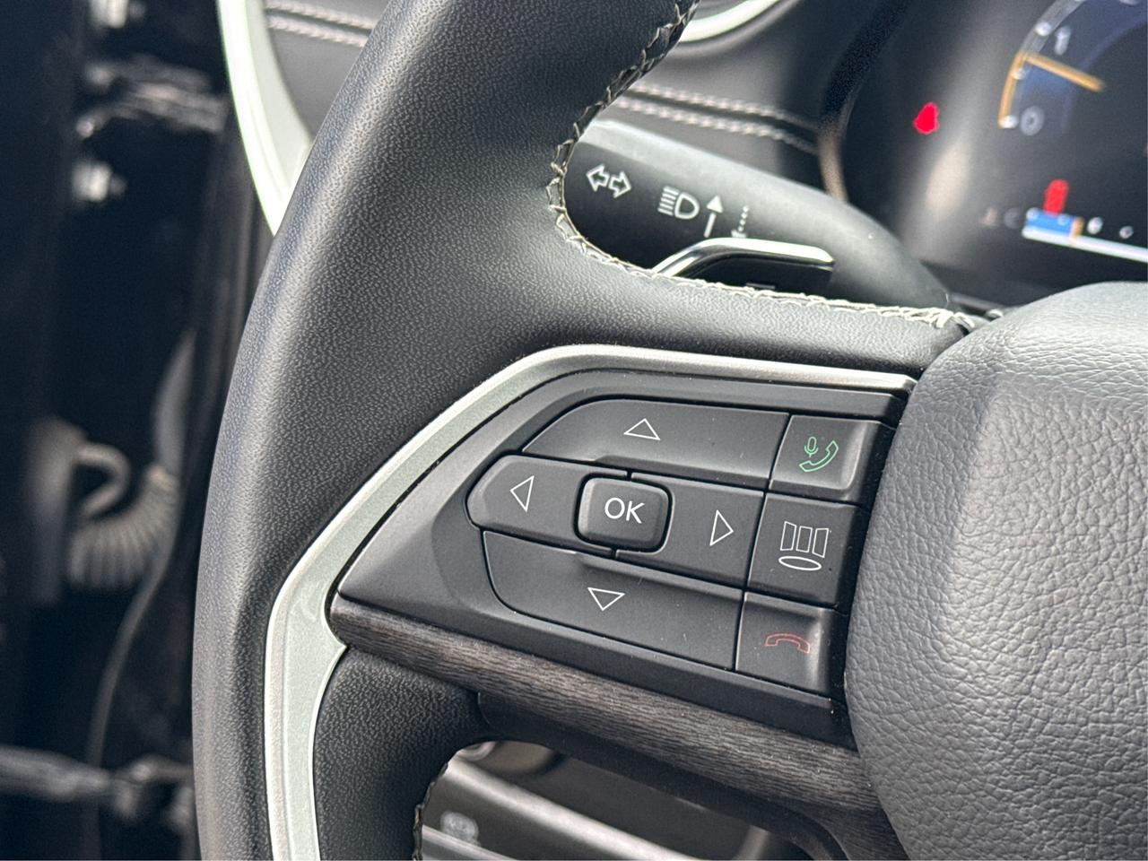 2023 Jeep Grand Cherokee NAV LEATHER HEATED SEATS! WE FINANCE ALL CREDIT! Photo