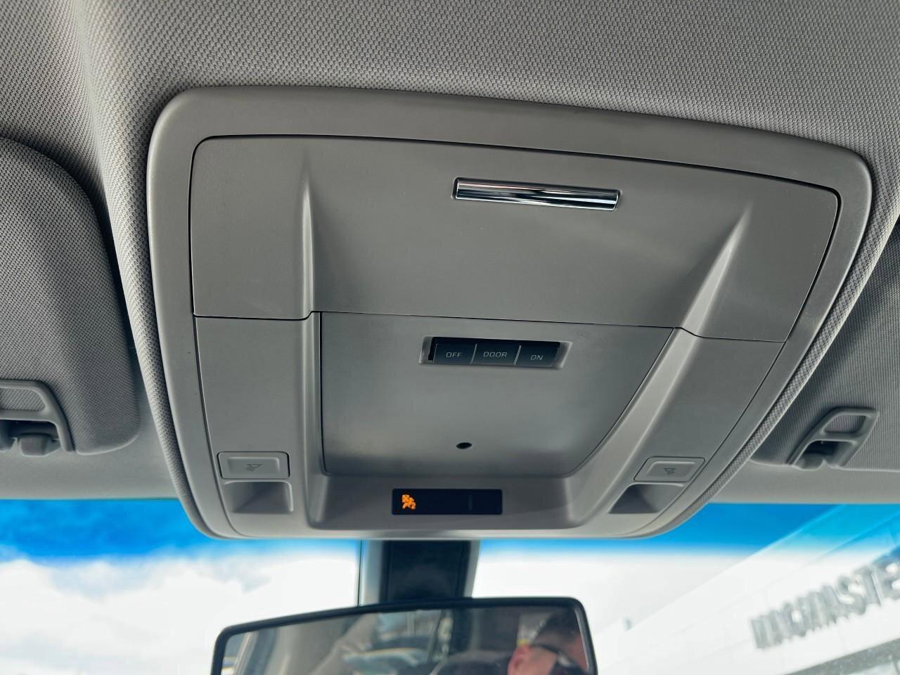 2017 GMC Yukon 4WD 4dr SLE Photo