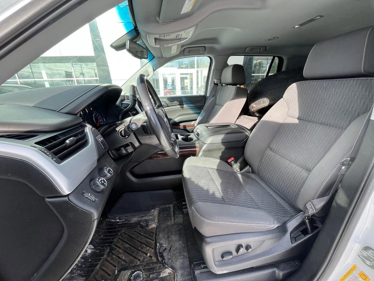 2017 GMC Yukon SLESLE, 5.3L V8, 4X4, ALLOYS, 7-PASSENGER, SNOWS, Photo