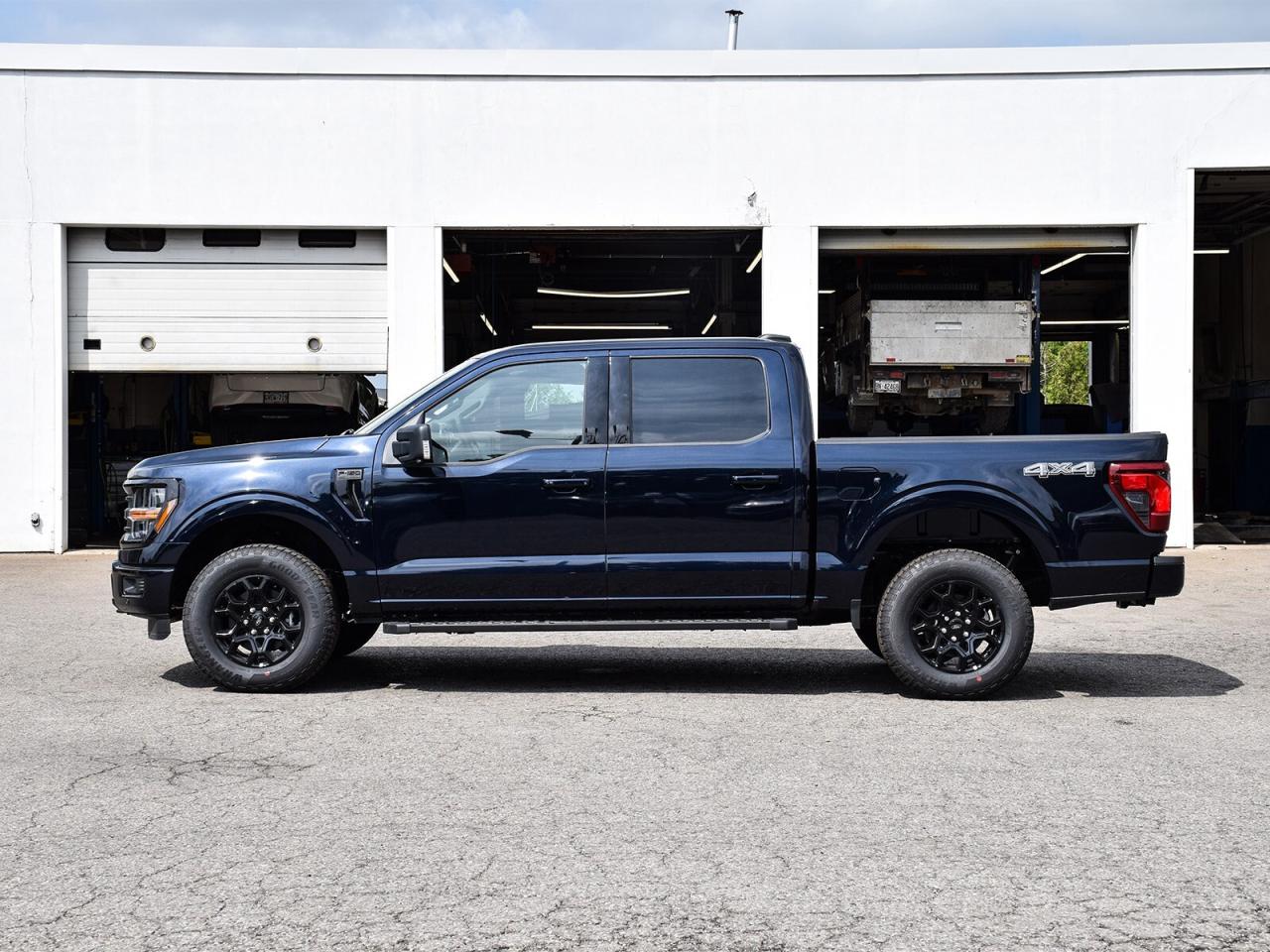 2025 Ford F-150 XLT 4WD SuperCrew 5.5' Box Photo3