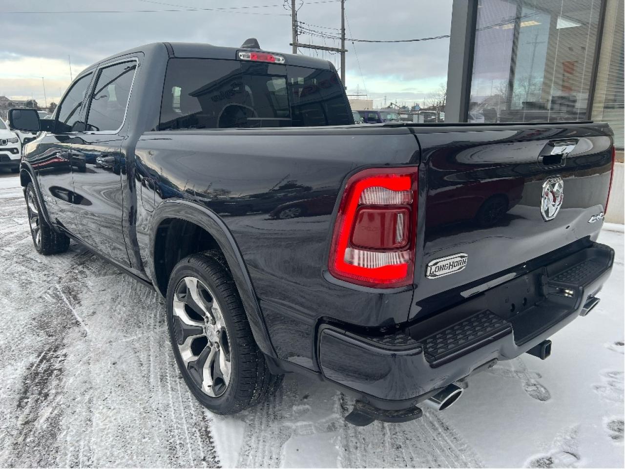 2021 RAM 1500 Longhorn Crew 4x4 V8 *LTHR *NAVI *SUN *MAX TOW Photo