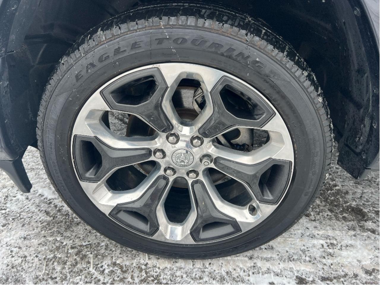 2021 RAM 1500 Longhorn Crew 4x4 V8 *LTHR *NAVI *SUN *MAX TOW Photo