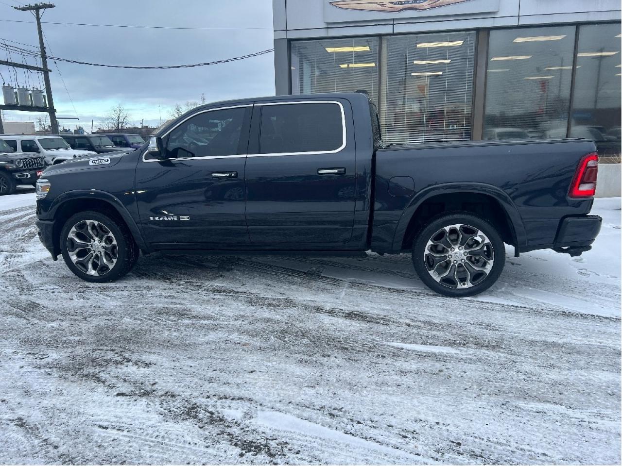 2021 RAM 1500 Longhorn Crew 4x4 V8 *LTHR *NAVI *SUN *MAX TOW Photo