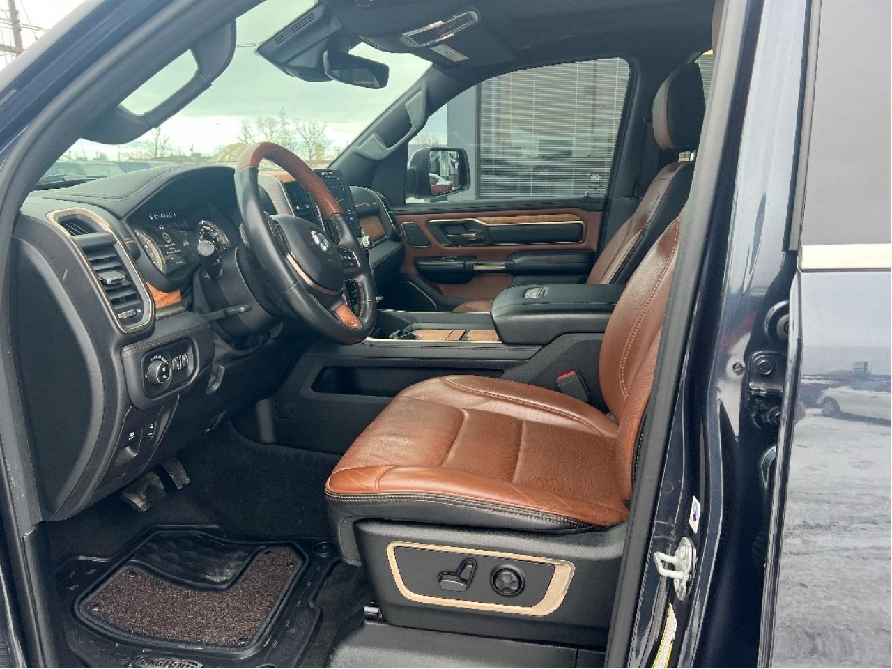 2021 RAM 1500 Longhorn Crew 4x4 V8 *LTHR *NAVI *SUN *MAX TOW Photo