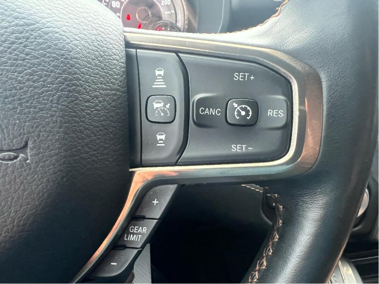 2021 RAM 1500 Longhorn Crew 4x4 V8 *LTHR *NAVI *SUN *MAX TOW Photo