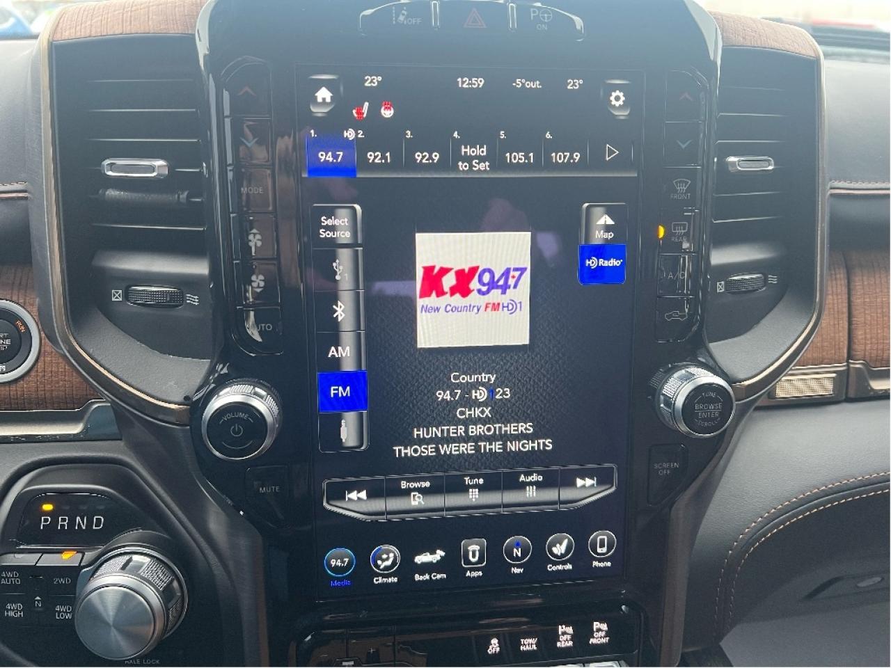 2021 RAM 1500 Longhorn Crew 4x4 V8 *LTHR *NAVI *SUN *MAX TOW Photo