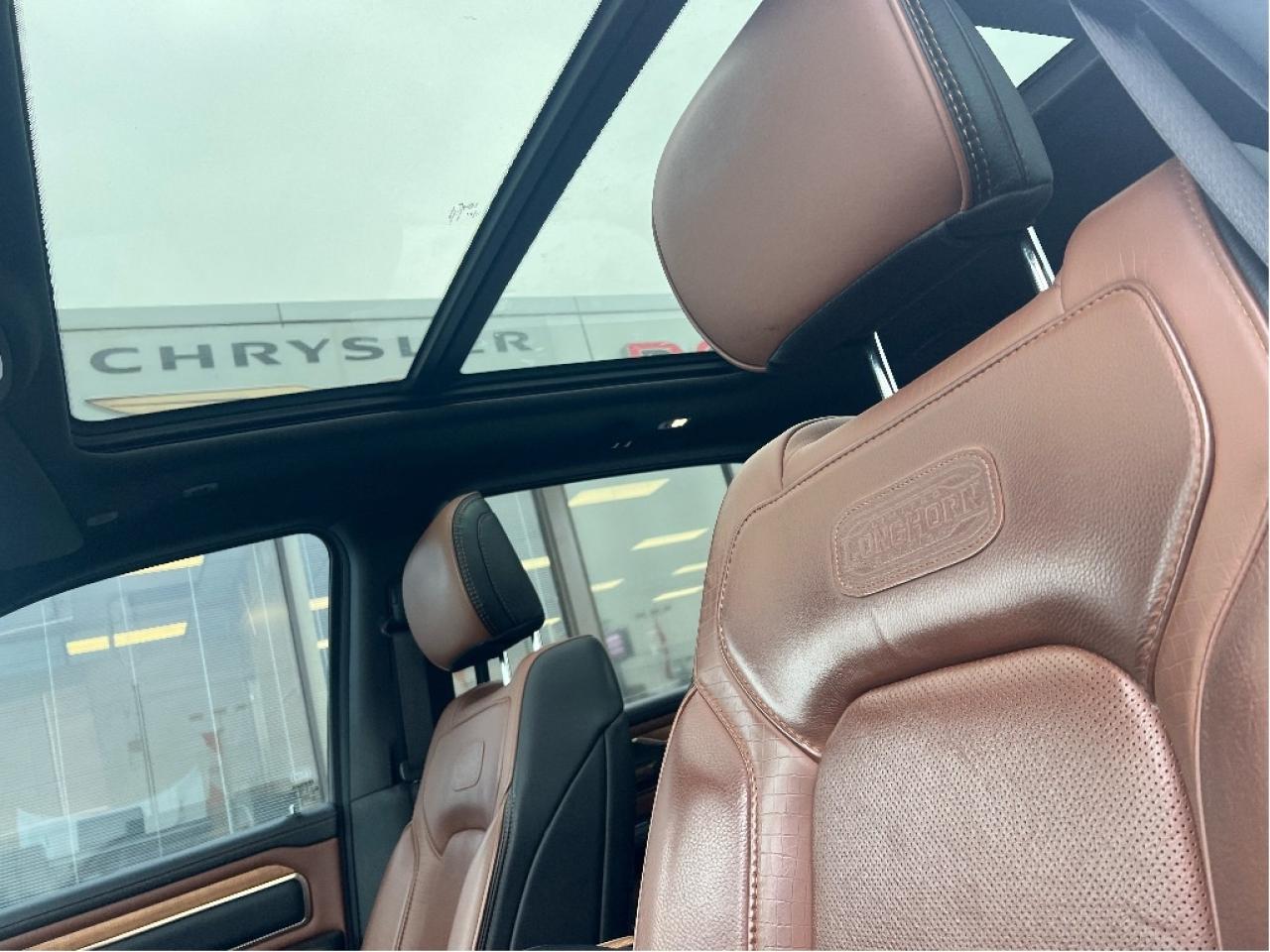 2021 RAM 1500 Longhorn Crew 4x4 V8 *LTHR *NAVI *SUN *MAX TOW Photo