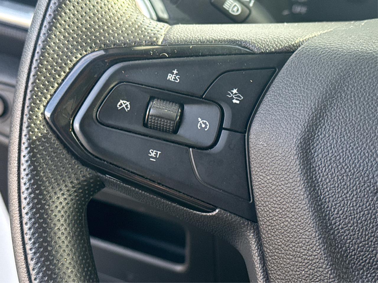 2023 Chevrolet TrailBlazer AWD HEATED SEATS REMOTE START WE FINANCE ALL CREDT Photo