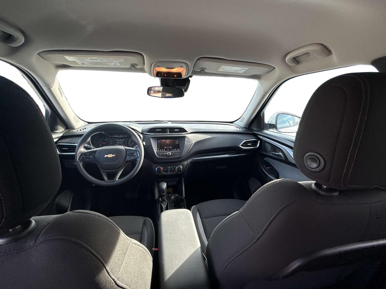 2023 Chevrolet TrailBlazer AWD HEATED SEATS REMOTE START WE FINANCE ALL CREDT Photo