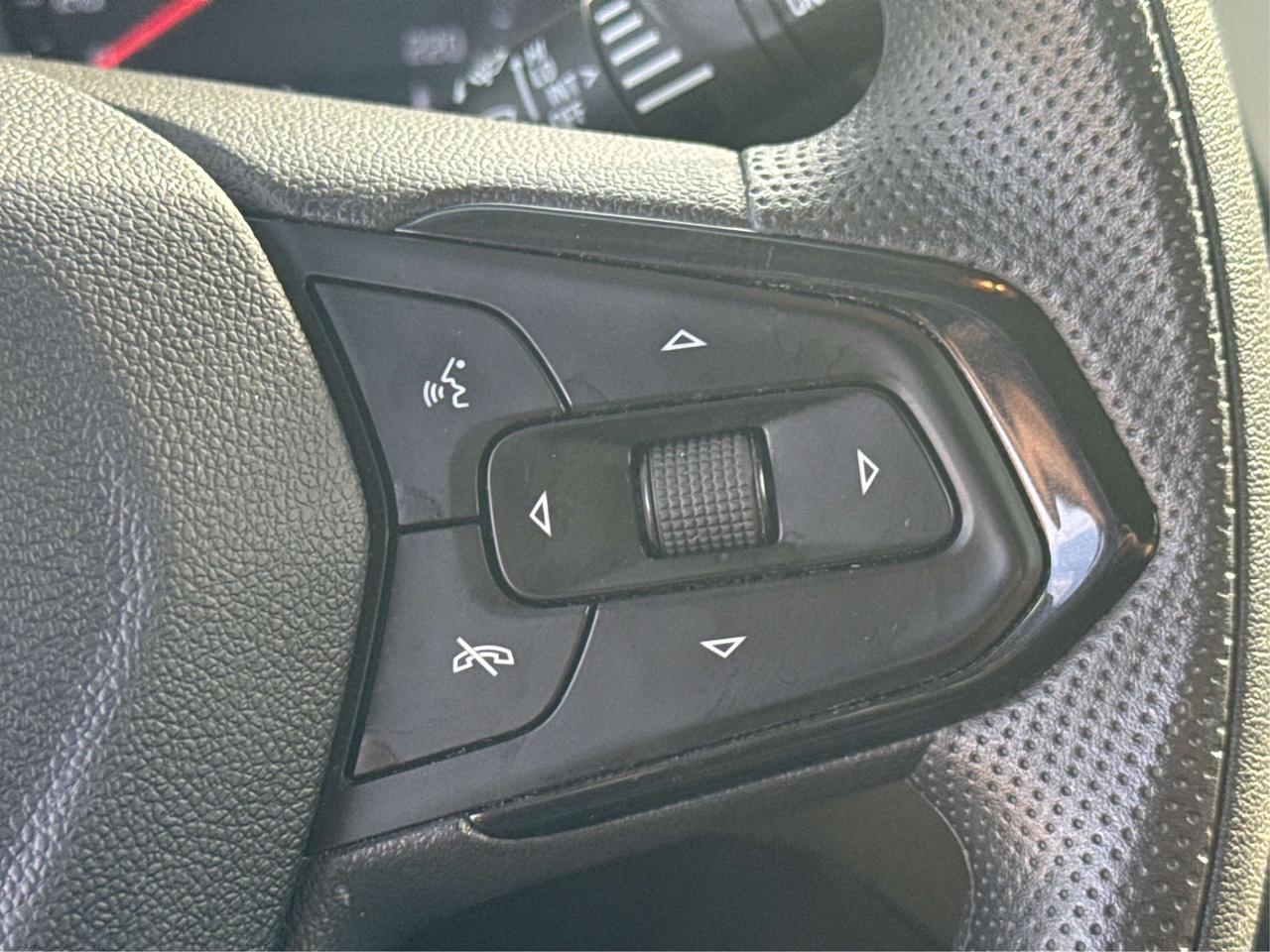2023 Chevrolet TrailBlazer AWD HEATED SEATS REMOTE START WE FINANCE ALL CREDT Photo
