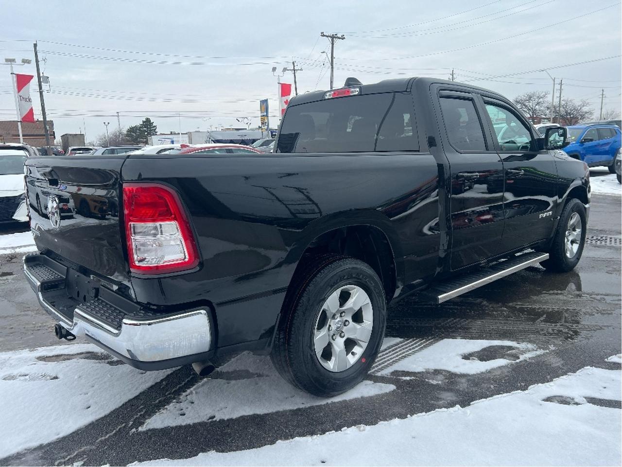 2022 RAM 1500 Big Horn Quad 4x2 V6 *CLEAN CARFAX *LOW KMS Photo