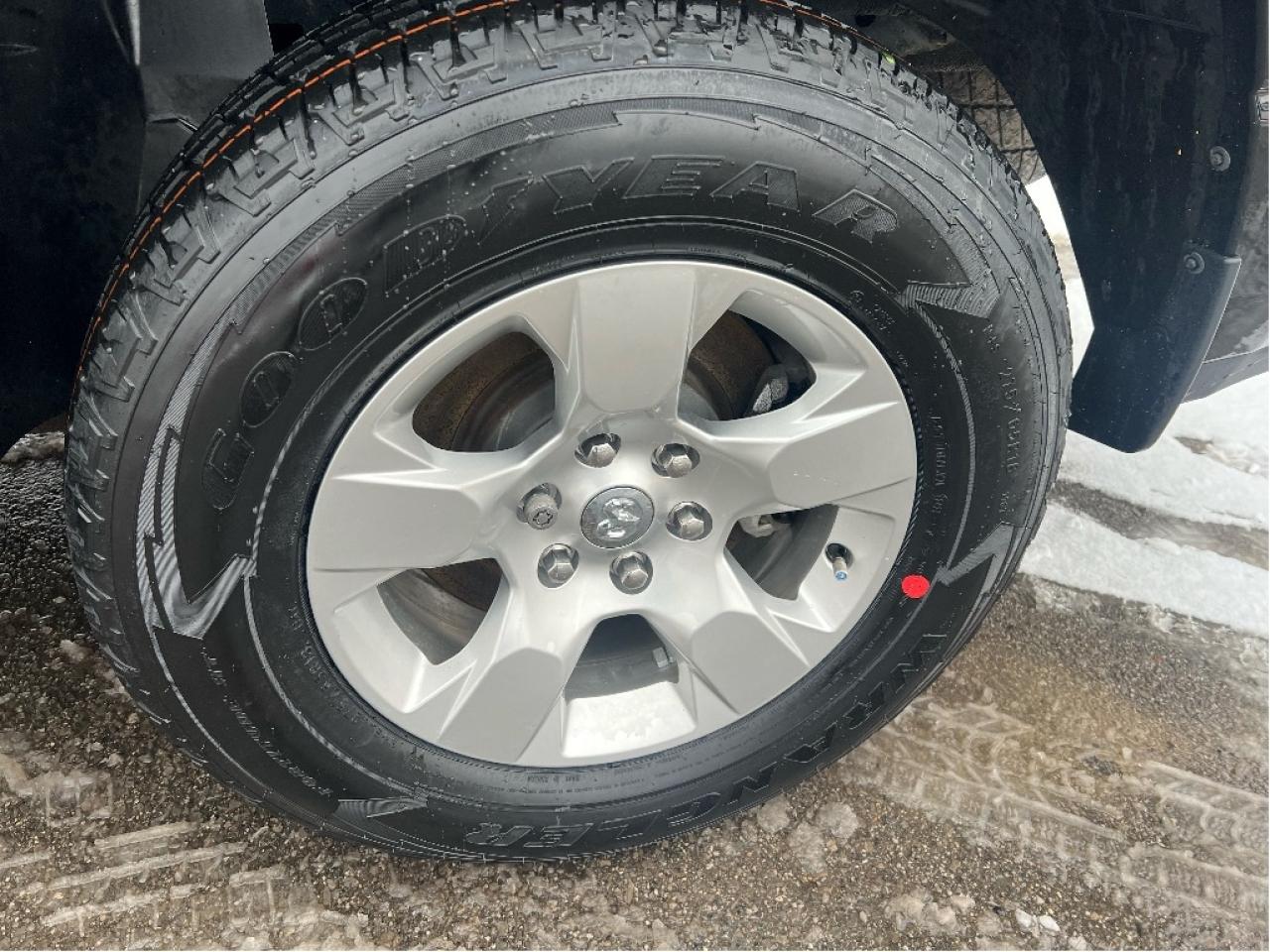 2022 RAM 1500 Big Horn Quad 4x2 V6 *CLEAN CARFAX *LOW KMS Photo