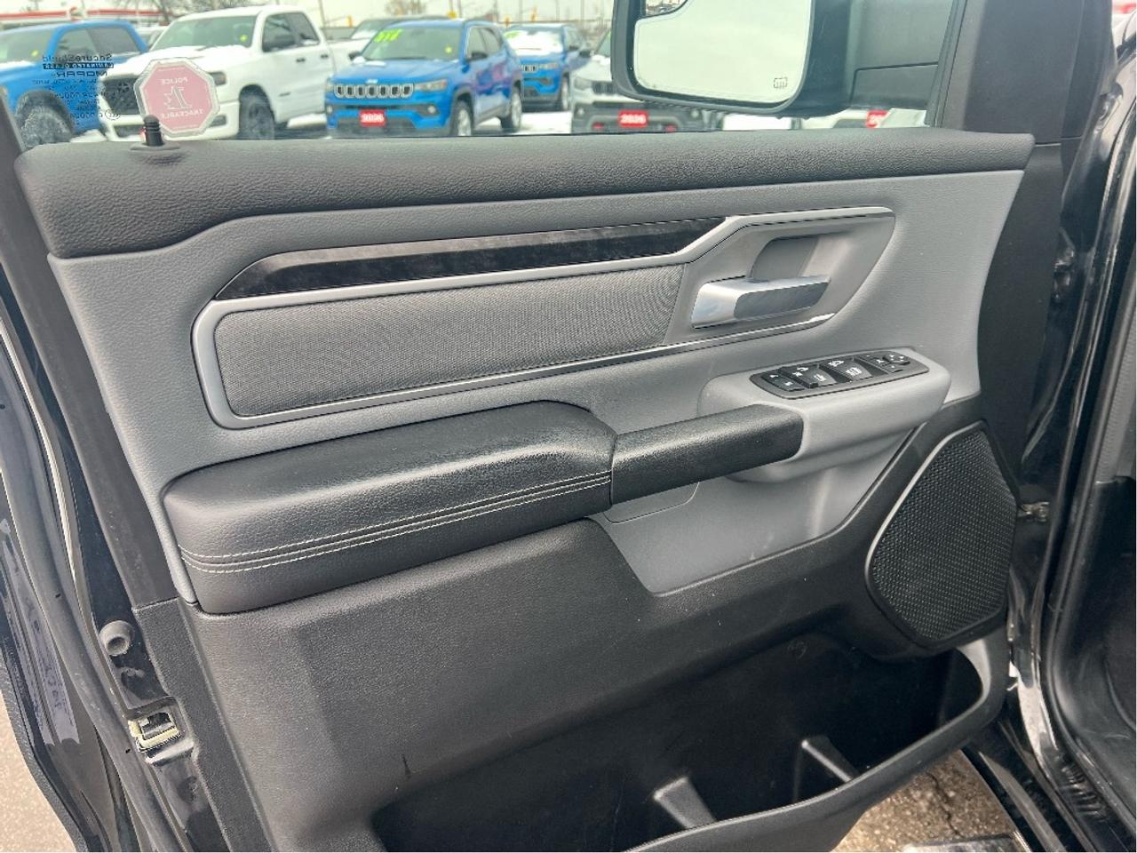 2022 RAM 1500 Big Horn Quad 4x2 V6 *CLEAN CARFAX *LOW KMS Photo