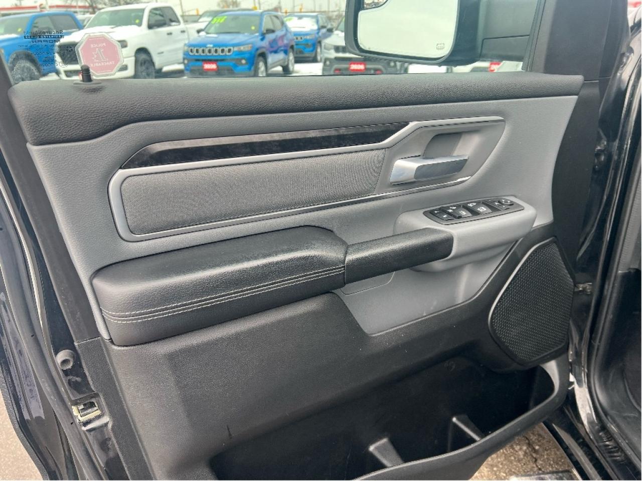 2022 RAM 1500 Big Horn Quad 4x2 V6 *CLEAN CARFAX *LOW KMS Photo