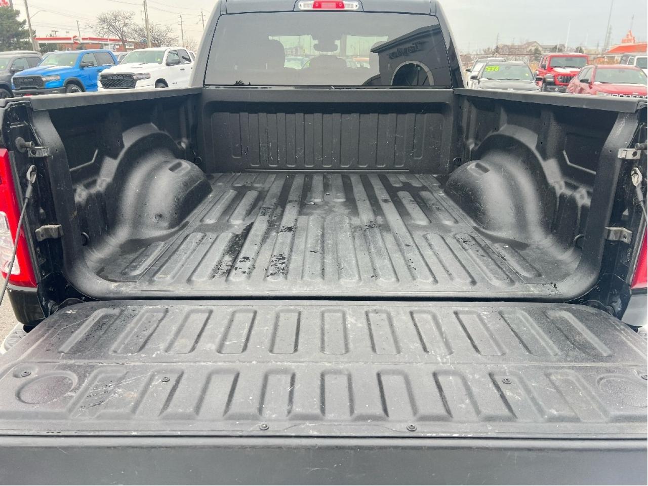 2022 RAM 1500 Big Horn Quad 4x2 V6 *CLEAN CARFAX *LOW KMS Photo