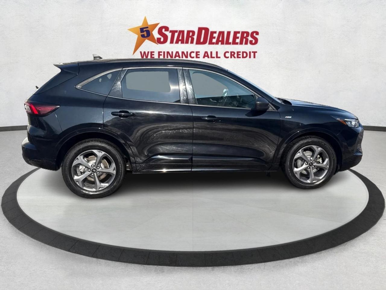 2023 Ford Escape AWD HEATED SEATS MINT! WE FINANCE ALL CREDIT Photo