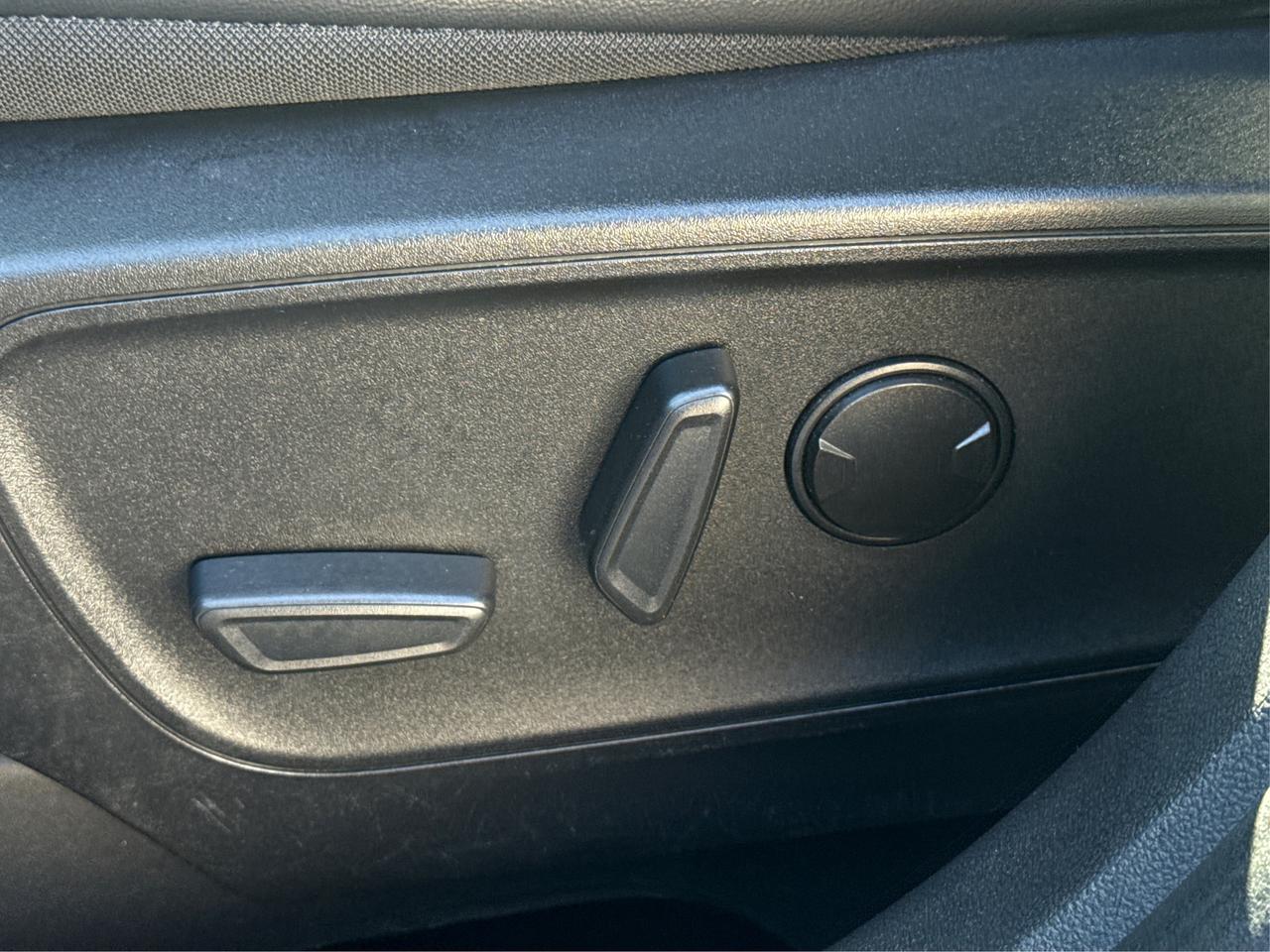 2023 Ford Escape AWD HEATED SEATS MINT! WE FINANCE ALL CREDIT Photo