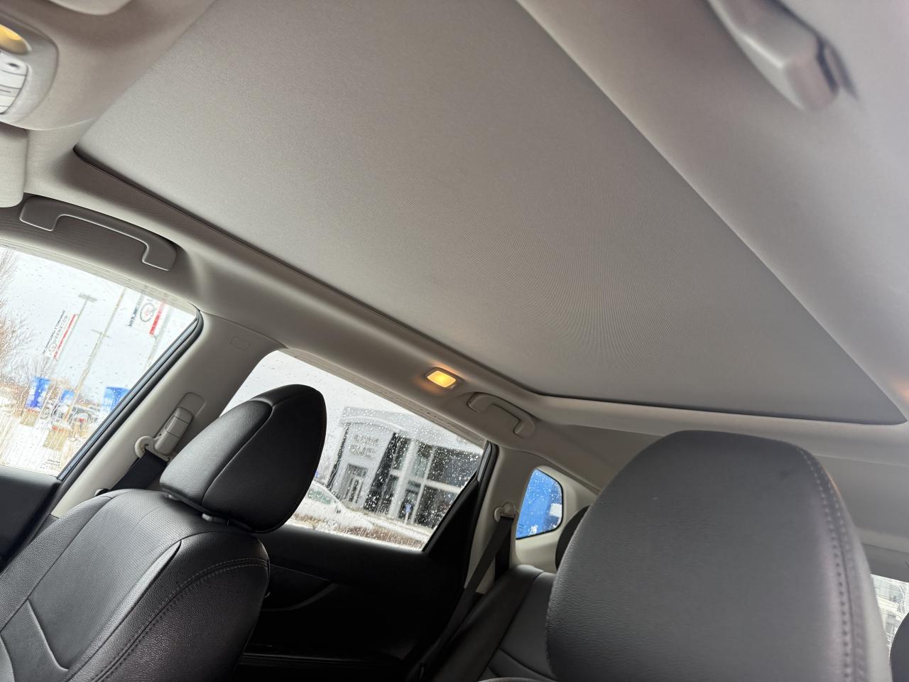 2016 Nissan Rogue SL AWD   LOW KM   PANO ROOF   LEATHER   NOCLAIMS Photo3