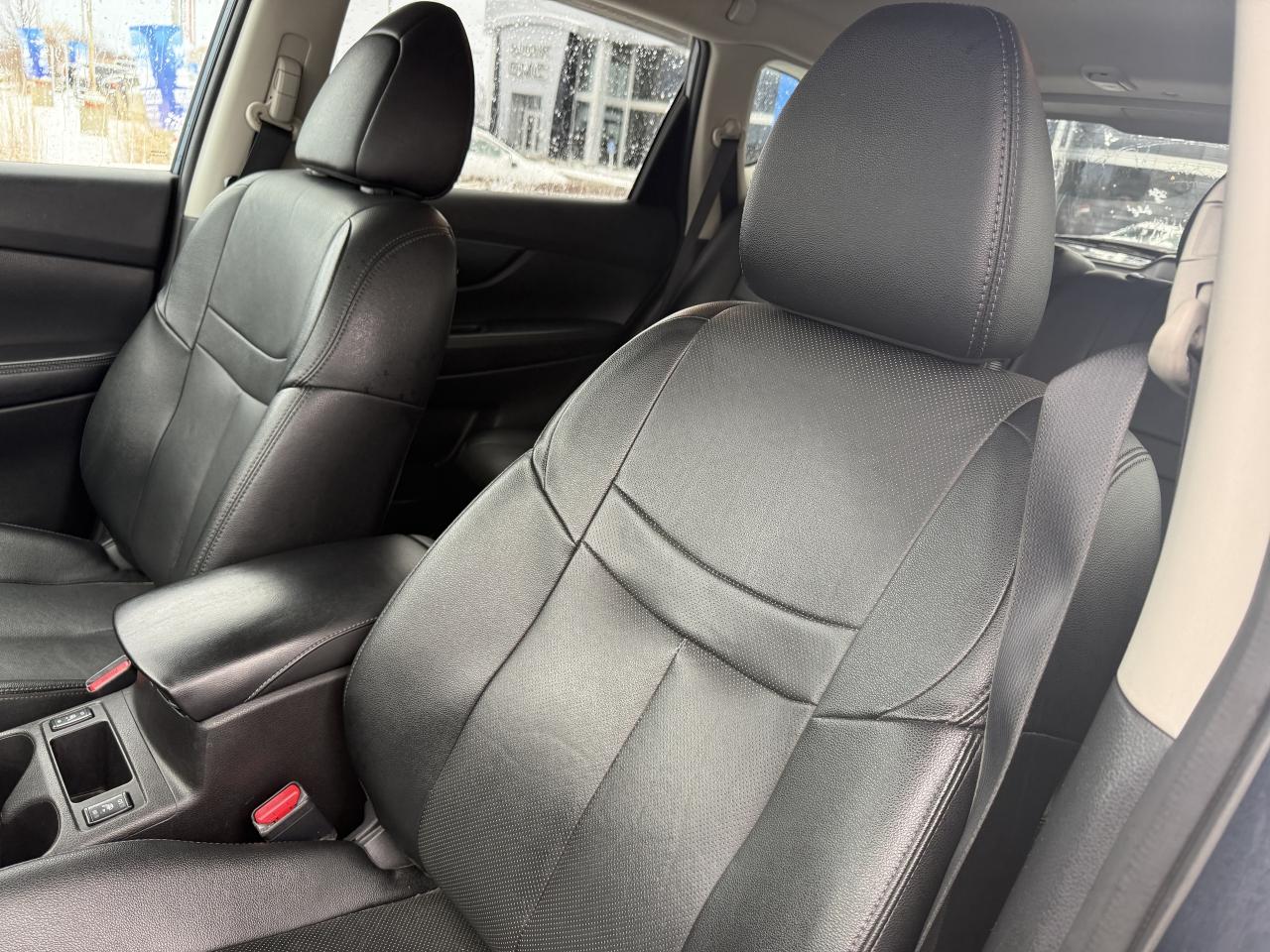 2016 Nissan Rogue SL AWD   LOW KM   PANO ROOF   LEATHER   NOCLAIMS Photo