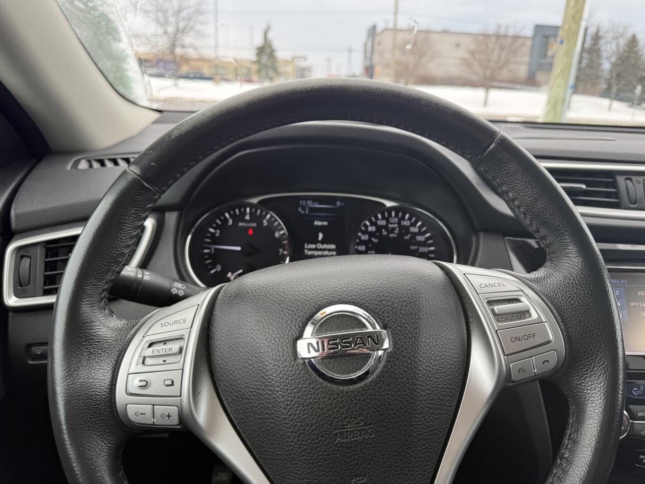 2016 Nissan Rogue SL AWD   LOW KM   PANO ROOF   LEATHER   NOCLAIMS Photo