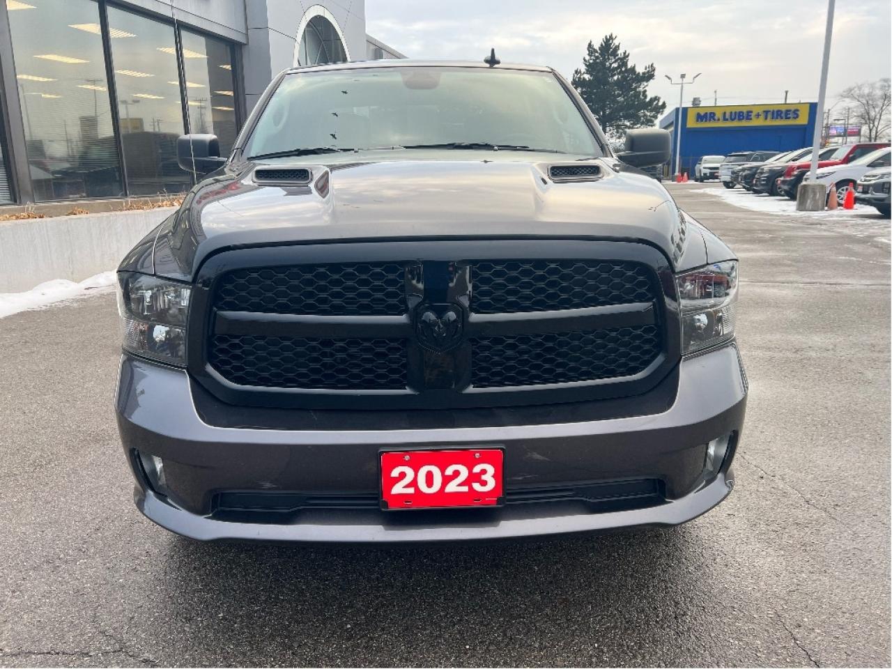 2023 RAM 1500 Classic Express Crew 4x4 V6 *LTHR *LOW KMS *CLEAN CARFAX Photo2