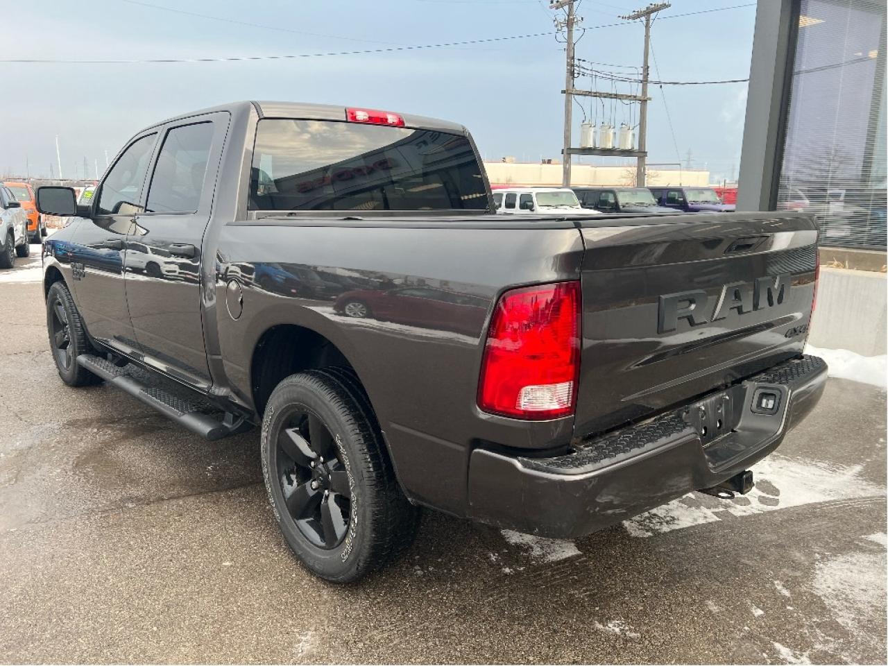 2023 RAM 1500 Classic Express Crew 4x4 V6 *LTHR *LOW KMS *CLEAN CARFAX Photo