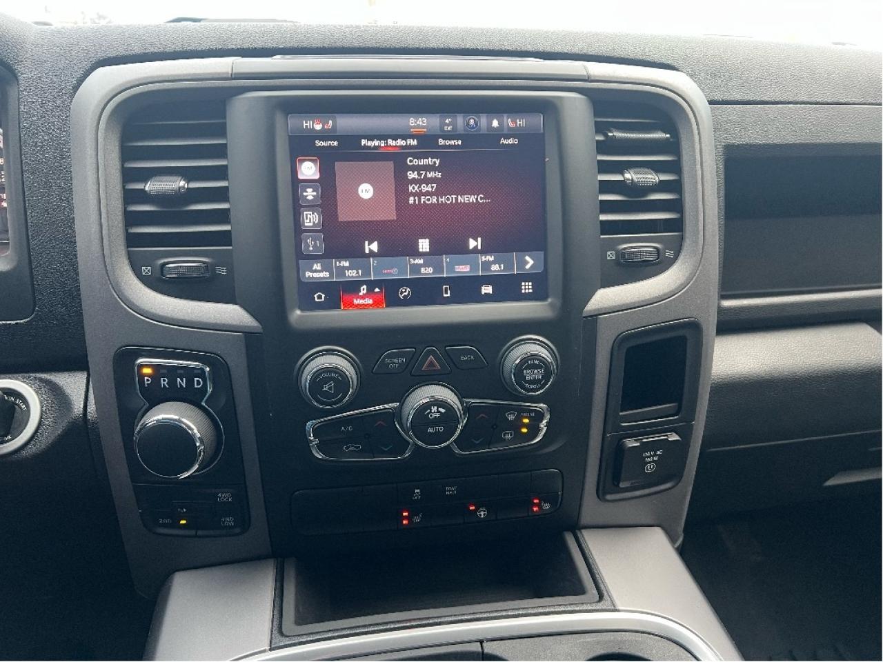 2023 RAM 1500 Classic Express Crew 4x4 V6 *LTHR *LOW KMS *CLEAN CARFAX Photo