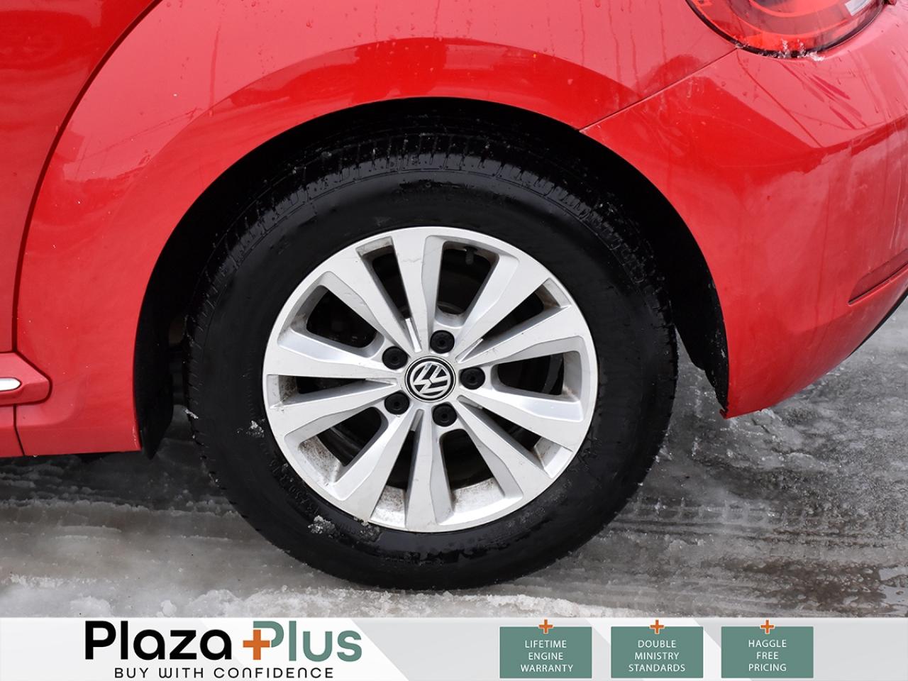 2015 Volkswagen Beetle Convertible VdpUrlEn Photo4