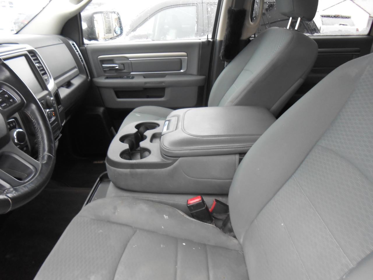 2014 RAM 1500 4WD Crew Cab 140.5  SLT ECO DIESEL SAFETY INCLUDED Photo