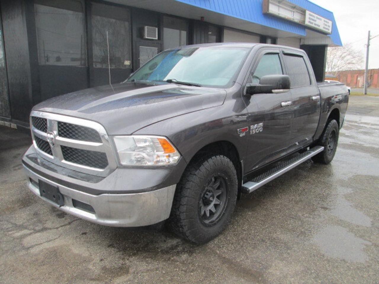 2014 RAM 1500 4WD Crew Cab 140.5  SLT ECO DIESEL SAFETY INCLUDED Photo0