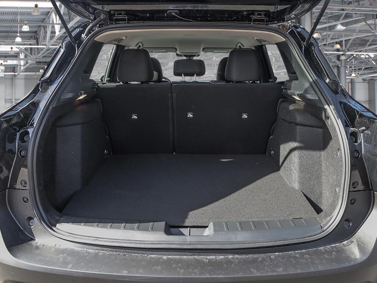 2025 Nissan Kicks SV Photo