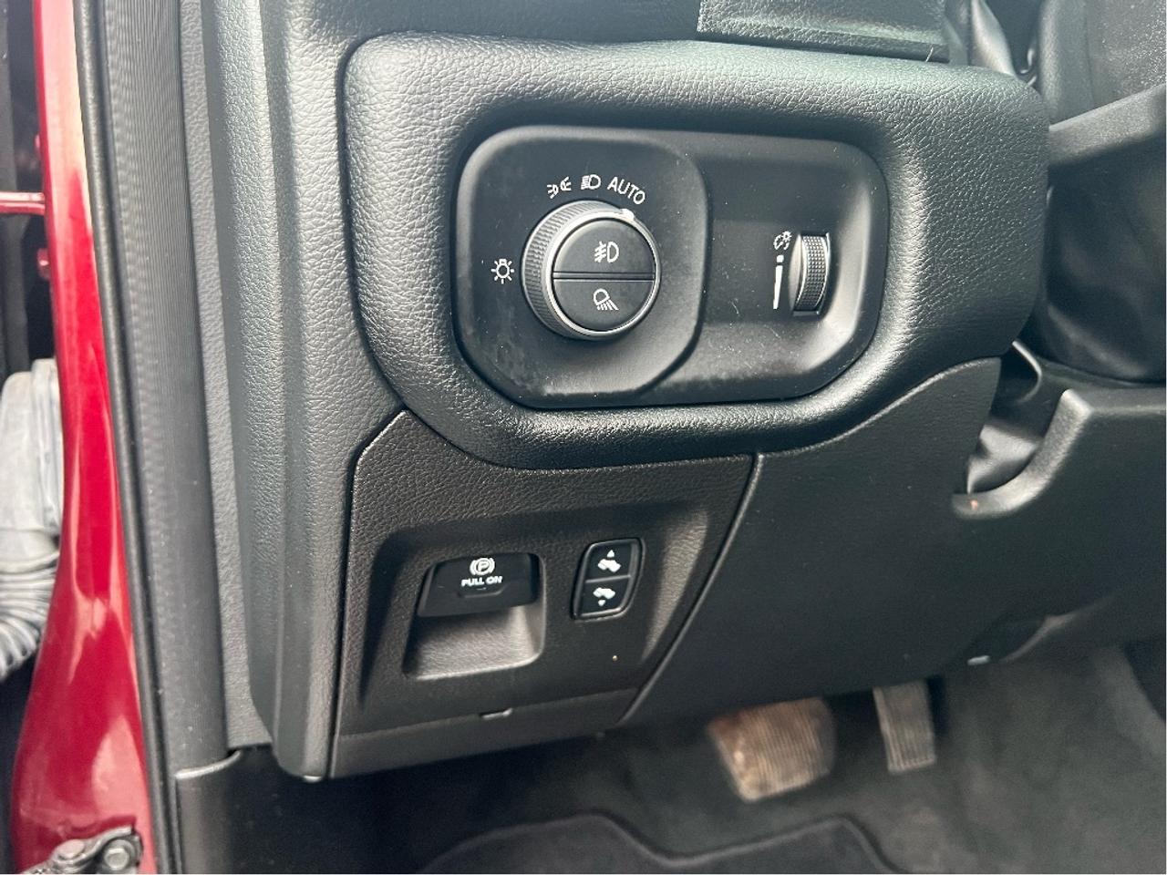 2022 RAM 1500 Big Horn Quad 4x2 V6  *LOW KMS Photo