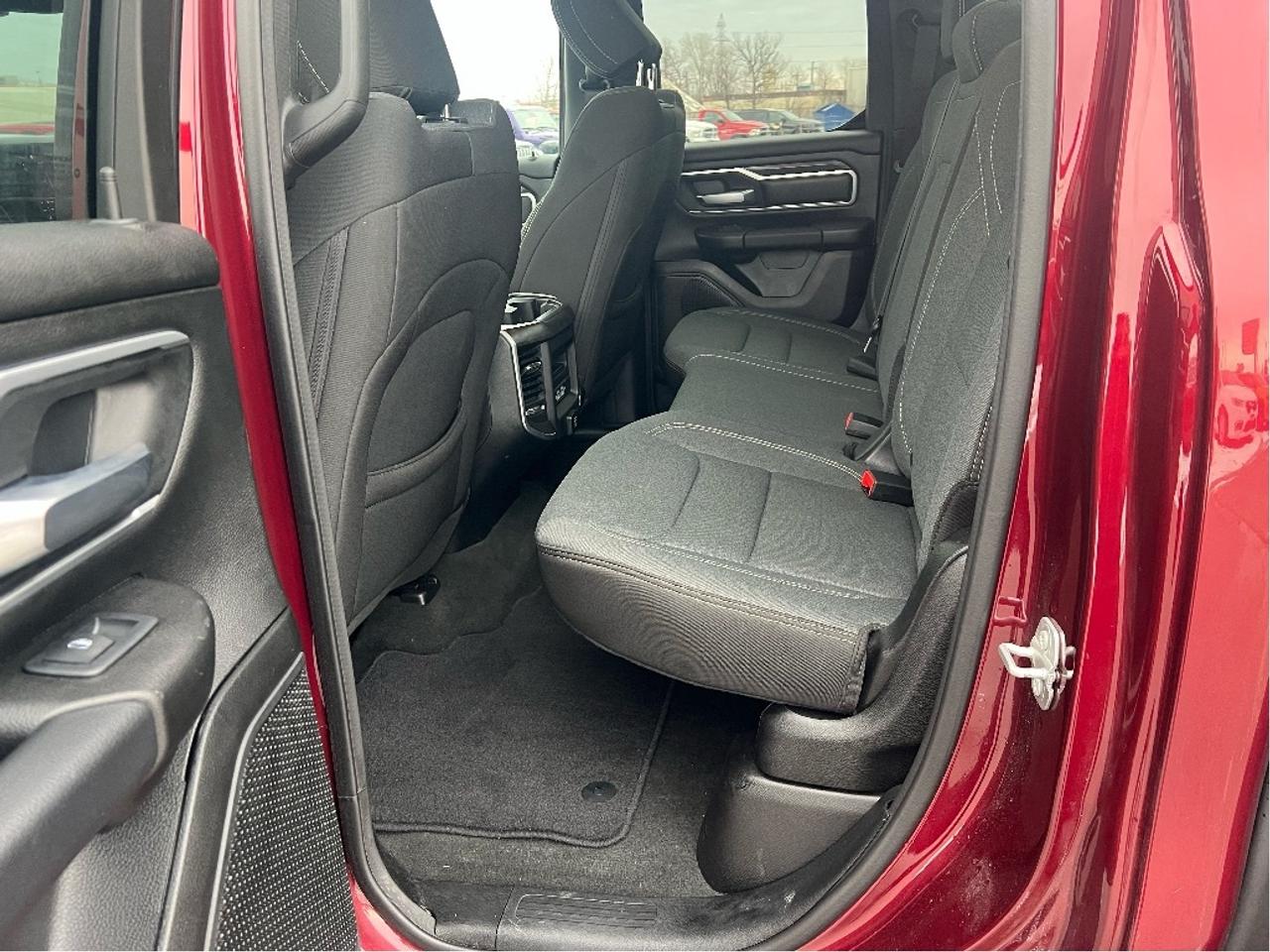 2022 RAM 1500 Big Horn Quad 4x2 V6  *LOW KMS Photo