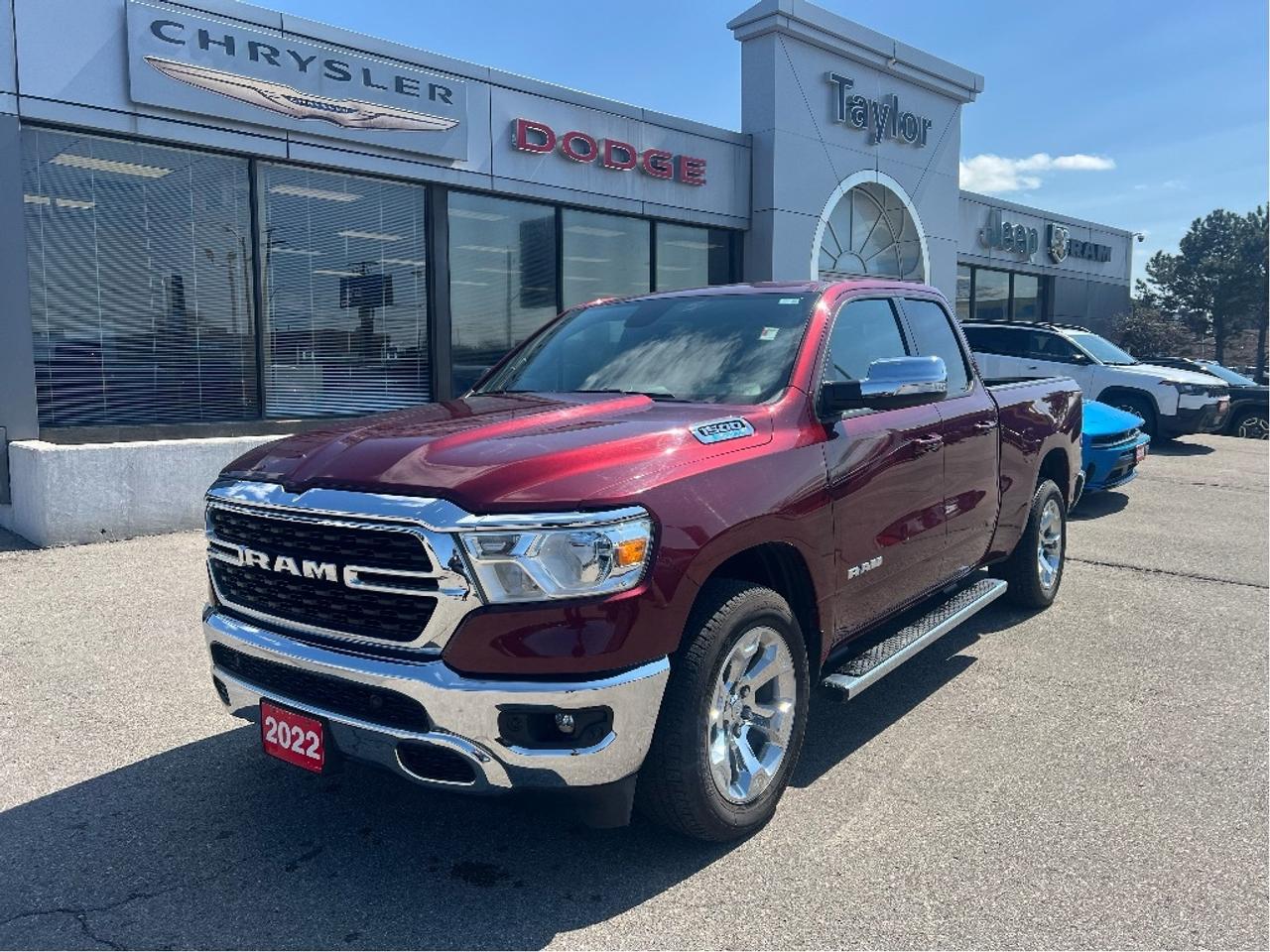2022 RAM 1500 Big Horn Quad 4x2 V6  *LOW KMS Photo2