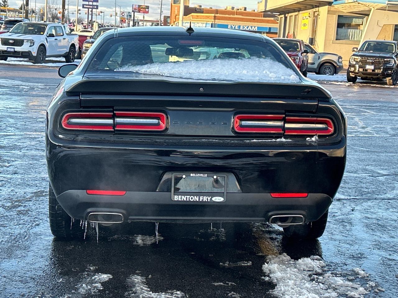 2021 Dodge Challenger COUPE 2DR 3.6L AWD LEATHER HEATED SEATS SUNROOF Photo3