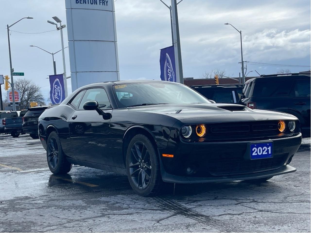 2021 Dodge Challenger COUPE 2DR 3.6L AWD LEATHER HEATED SEATS SUNROOF Photo2