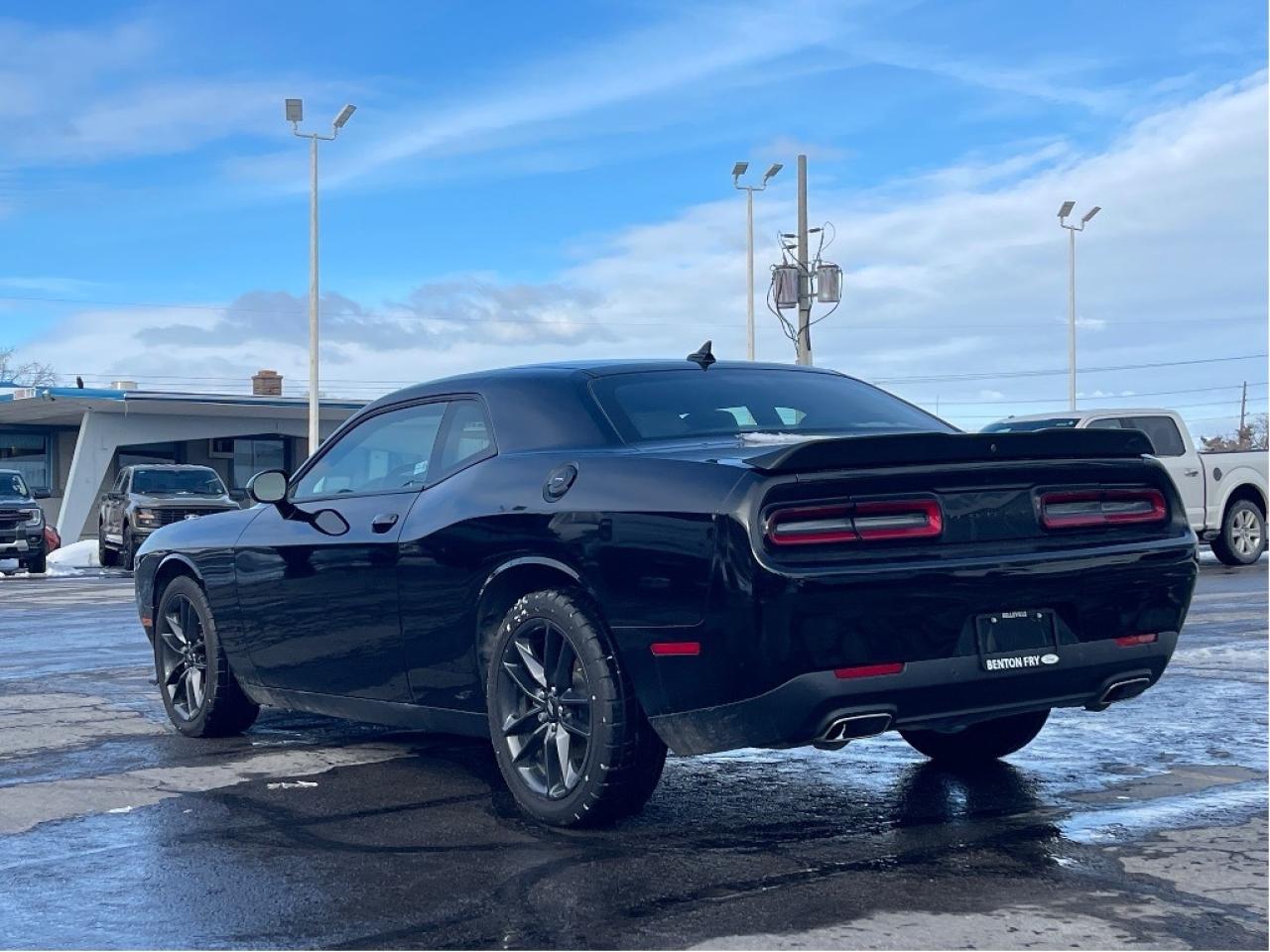 2021 Dodge Challenger COUPE 2DR 3.6L AWD LEATHER HEATED SEATS SUNROOF Photo