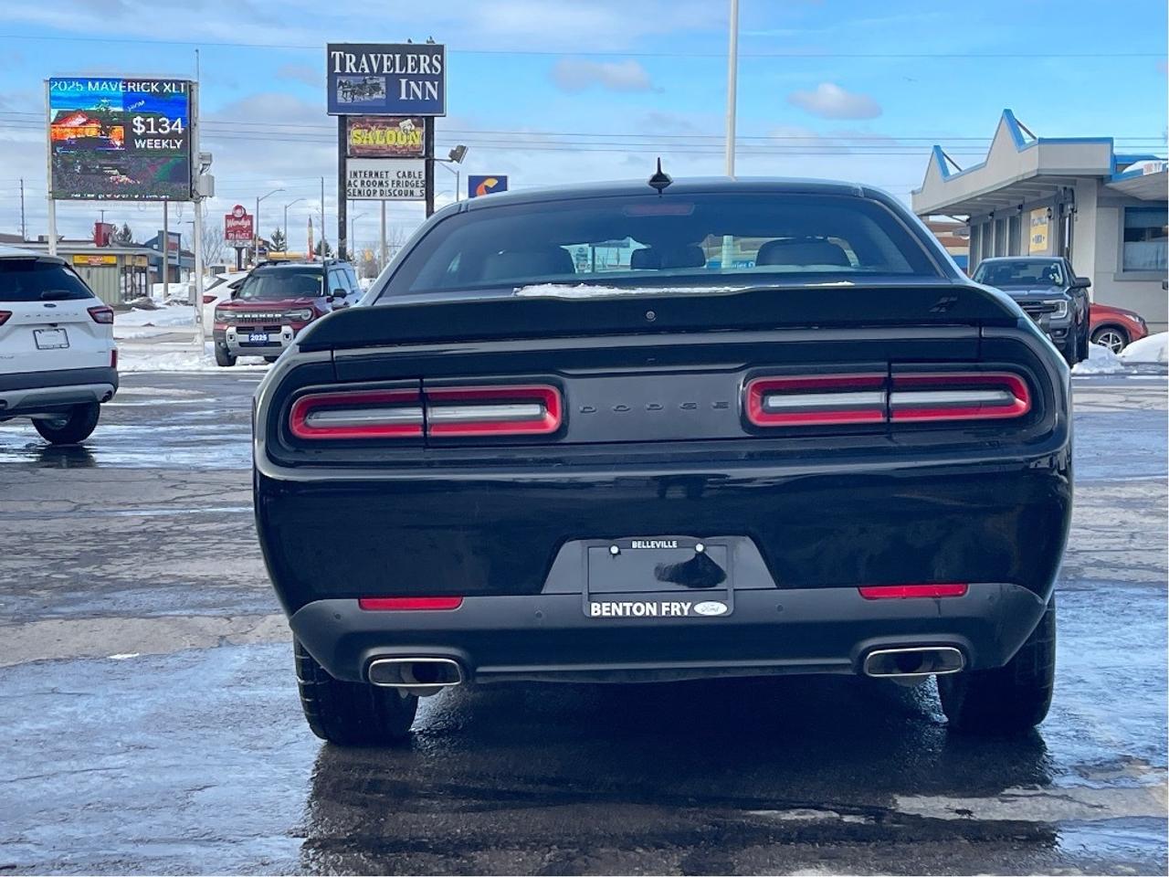 2021 Dodge Challenger COUPE 2DR 3.6L AWD LEATHER HEATED SEATS SUNROOF Photo