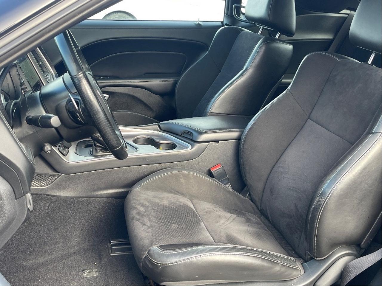 2021 Dodge Challenger COUPE 2DR 3.6L AWD LEATHER HEATED SEATS SUNROOF Photo